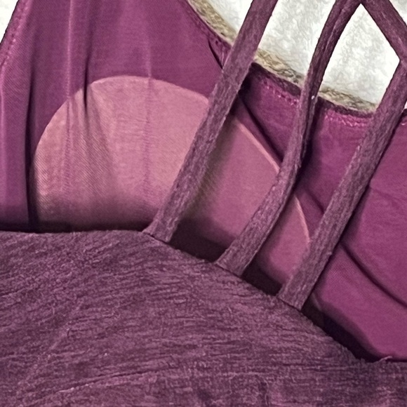 Victoria Secrets Burgundy Crisscross Back Sports Bra - Picture 6 of 6